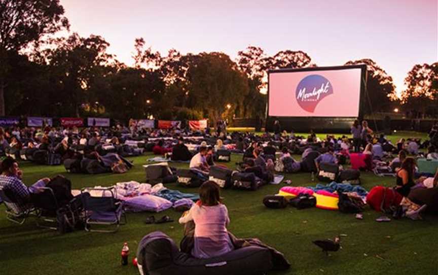 Moonlight Cinema, Local Facilities in Perth