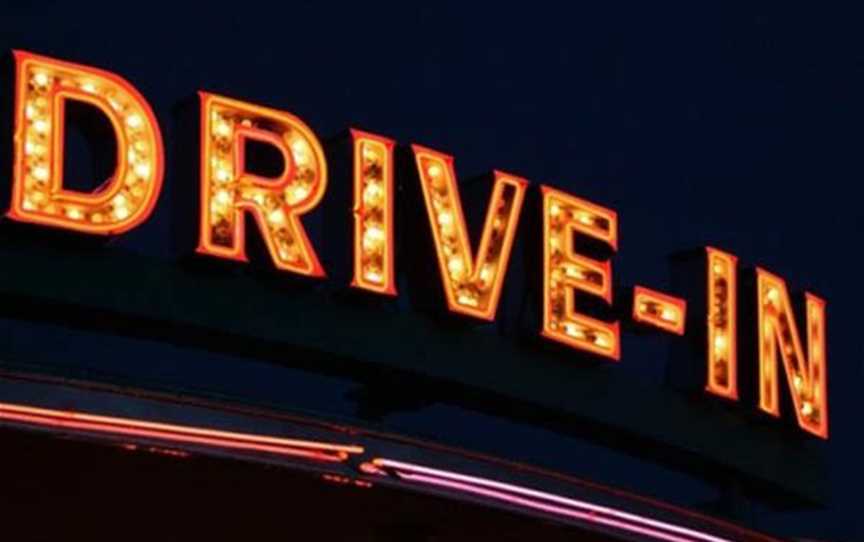 Galaxy Drive-In Theatre, Local Facilities in Kingsley
