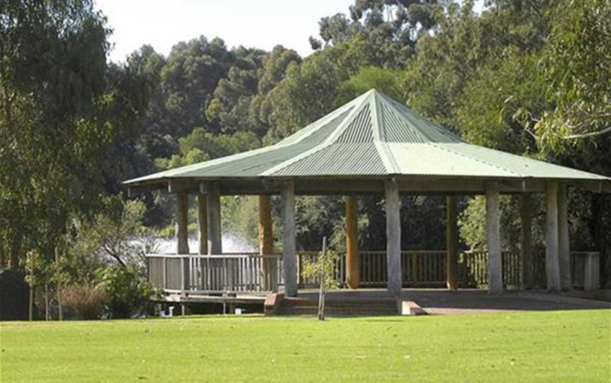 G.O. Edwards Park, Local Facilities in Burswood