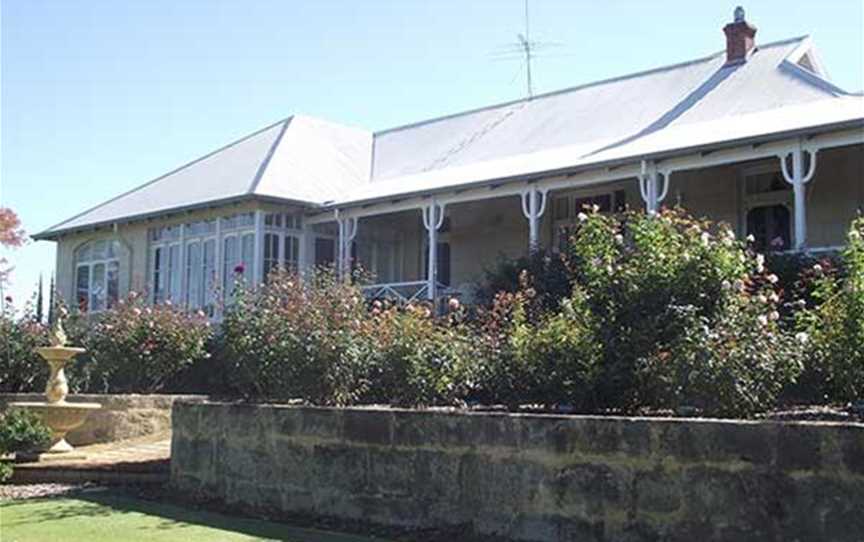 Patsy Durack's Rose Garden, Local Facilities in Gooseberry Hill