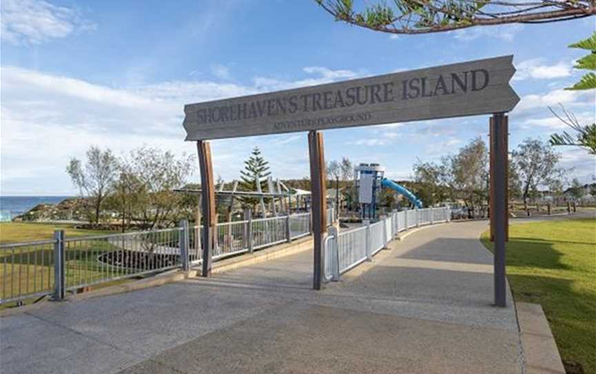 Shorehaven's Treasure Island Adventure Playground, Local Facilities in Alkimos