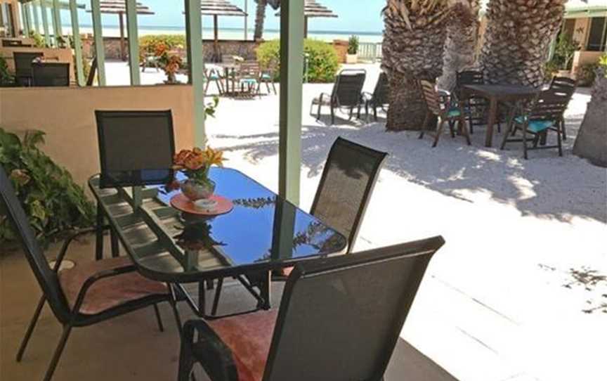 Tradewinds Seafront Apartments, Accommodation in Denham