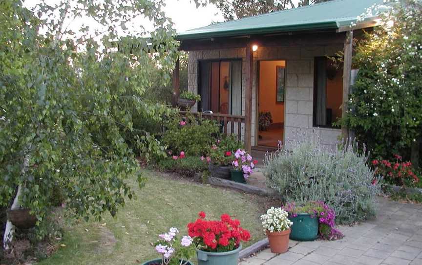 Station House Chalets, Accommodation in Margaret River