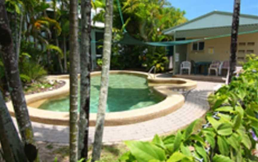 Coral Reef Apartments, Westcourt, QLD