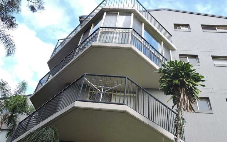 Bayview Beach Holiday Apartments, Biggera Waters, QLD