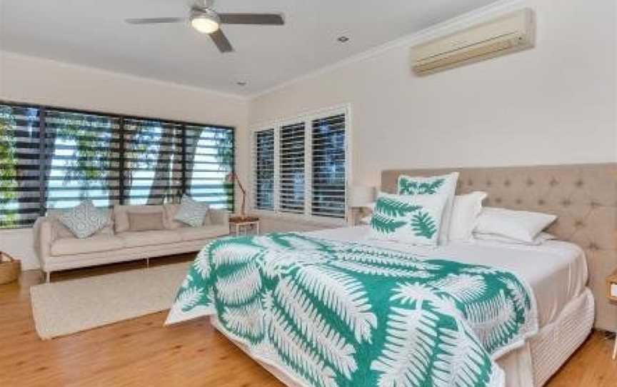 Seascape Luxury Beachfront House, Clifton Beach, QLD