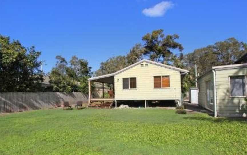 24 Sundew Street, Mudjimba - 500 Bond - Pet Friendly, Linen Supplied, WIFI, Air Cond., Mudjimba, QLD