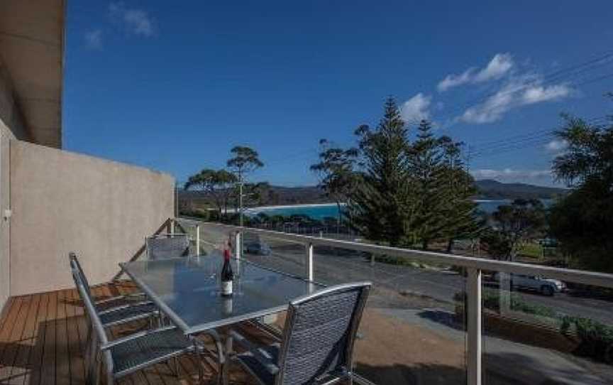 Seaview Apartment, Binalong Bay, TAS