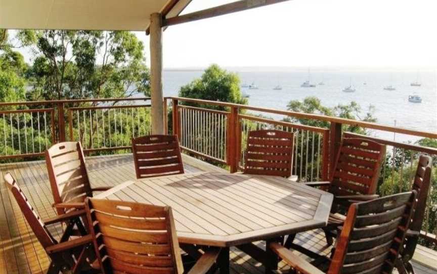 Sirenia Retreat Holiday House, Macleay Island, QLD