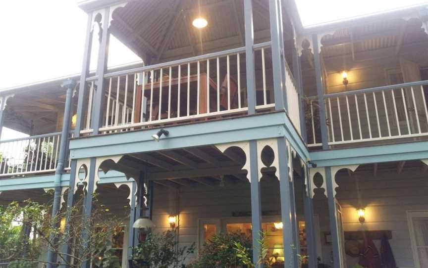 Amore Mt Tamborine, Accommodation in Eagle Heights
