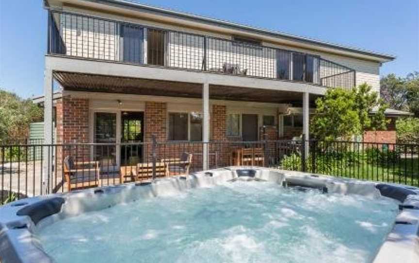 Ocean Breeze Retreat - with spa and space, St Andrews Beach, VIC