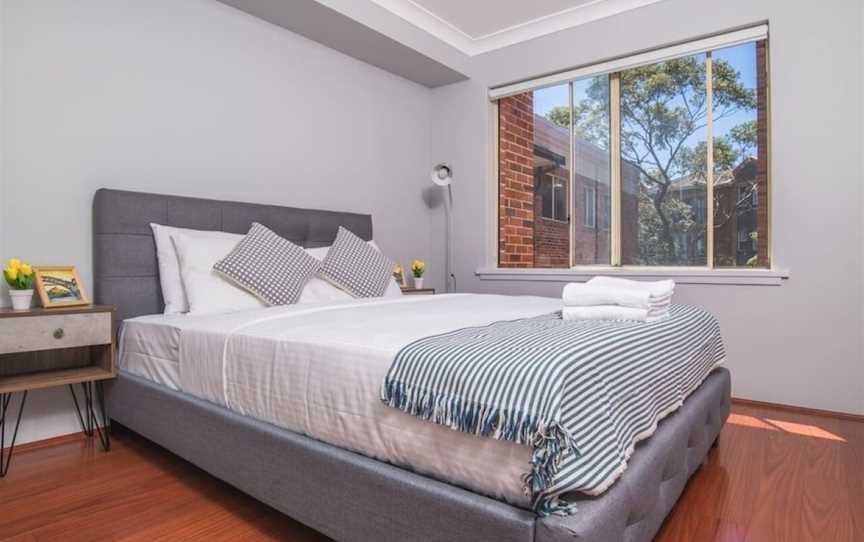 Rustic Hardwood 2 Bedroom Apartment in Randwick, Randwick, NSW