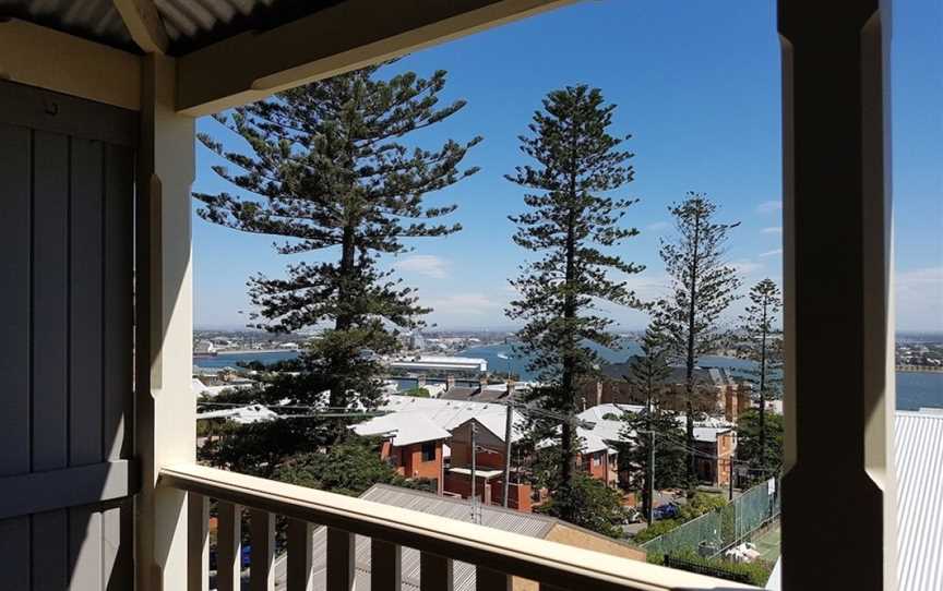Newcastle Short Stay Accommodation - Vista Apartment, The Hill, NSW