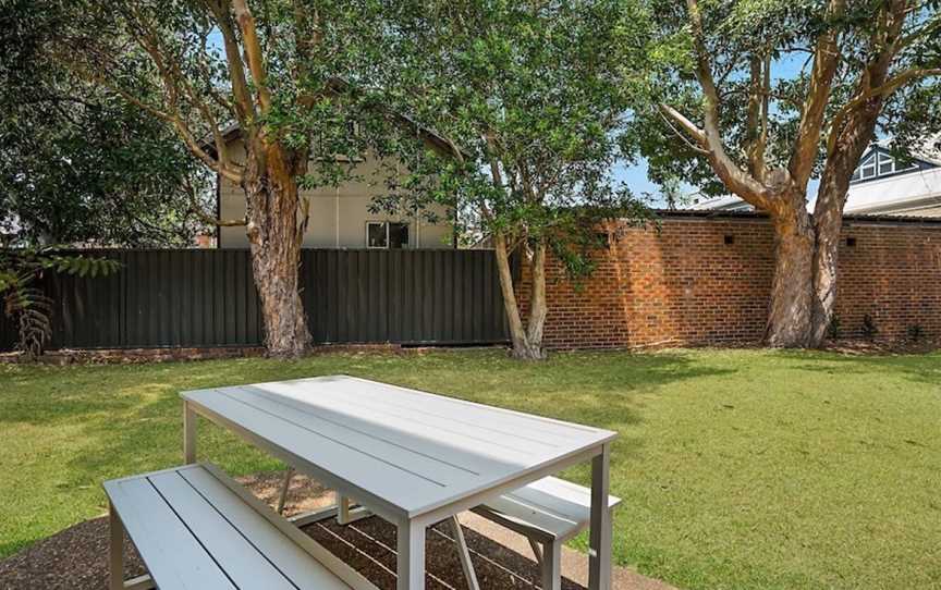 Newcastle Short Stay Accommodation - Centennial Terrace Apartments, Cooks Hill, NSW