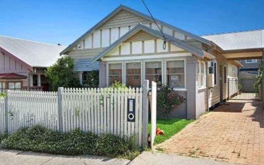 Newcastle Short Stay Accommodation - Cooks Hill Cottage, The Hill, NSW