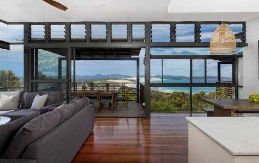 ONE MILE RETREAT Stunning Beach House, Boat Harbour, NSW