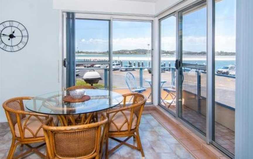 Fairholme 8, Perfect Lakefront Position, Tuncurry, NSW