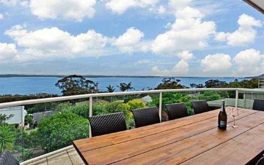 'The Bay', 25 Wallawa Rd - huge home with aircon, spectacular views & chromecast, Corlette, NSW