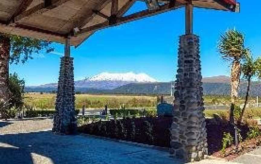 The Park Travellers' Lodge, Tarata, New Zealand