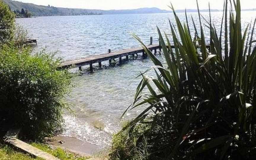 Rotoiti Retreat - Lake Rotoiti Holiday Home, Lake Okataina, New Zealand