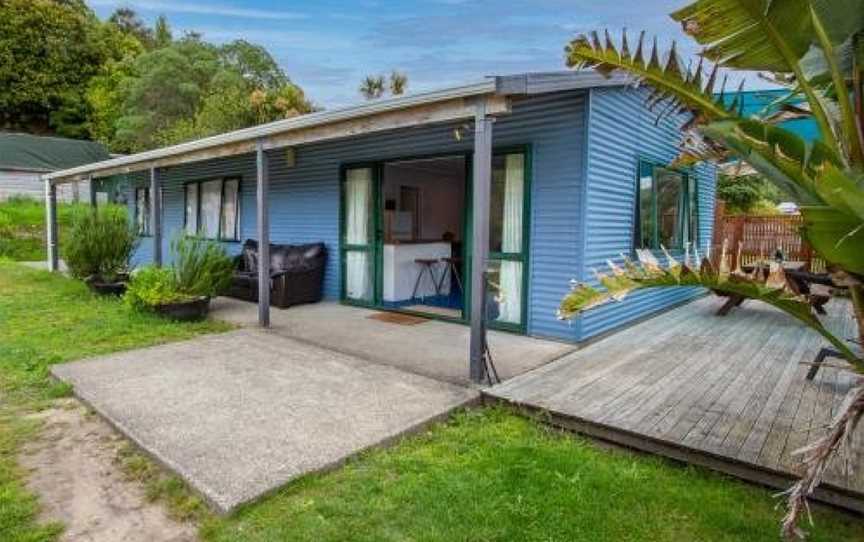 Beachside Bach - Ligar Bay Holiday Home, East Takaka, New Zealand