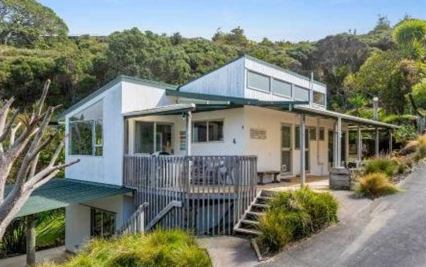 The Outlook - Whangaumu Bay Holiday Home, Ngunguru, New Zealand