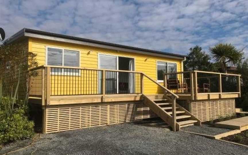 The Yellow House, Kaka Point, New Zealand