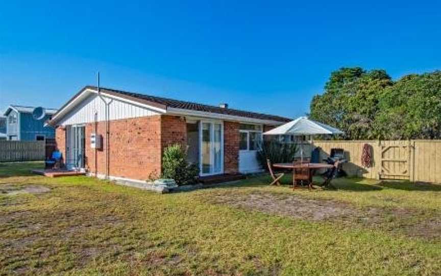 Turf n Surf - Ruakaka Holiday Home, Ruakaka, New Zealand