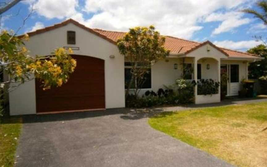 Baskervilla - Whangamata Holiday Home, Whangamata, New Zealand