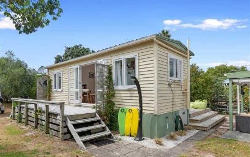 The Classic Kiwi - Ruakaka Holiday Home, Ruakaka, New Zealand