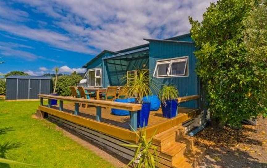 Bahama Blue - Matarangi Holiday Home, Matarangi, New Zealand