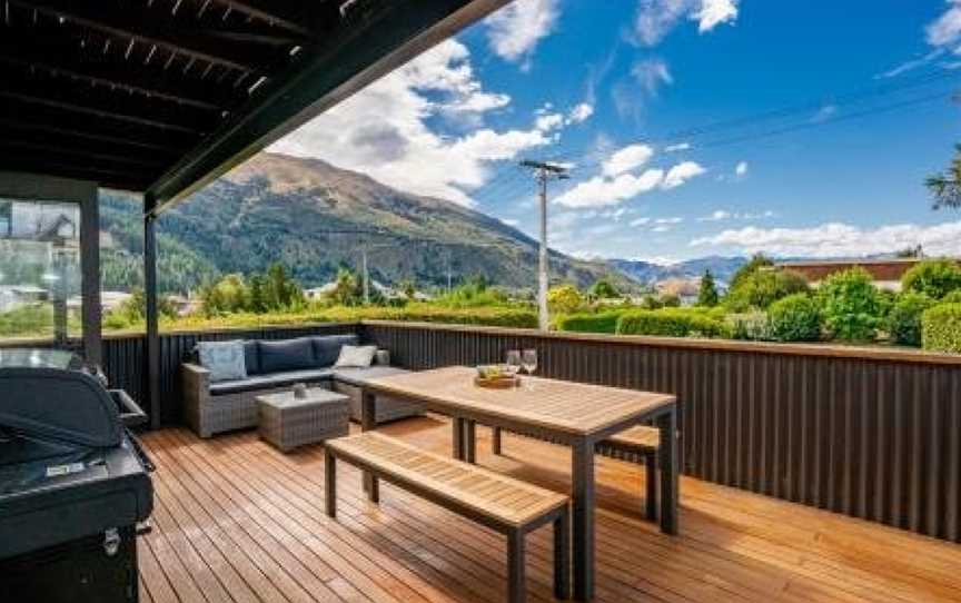 Views on Parry - Lake Hawea Holiday Home, Lake Hawea, New Zealand