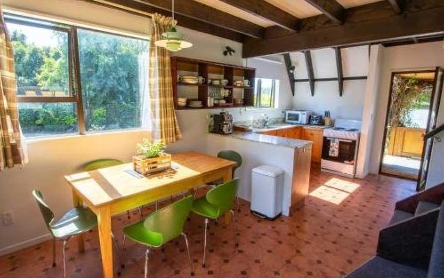 Evergreen Cottage - Motueka Holiday Home, Kaiaka, New Zealand