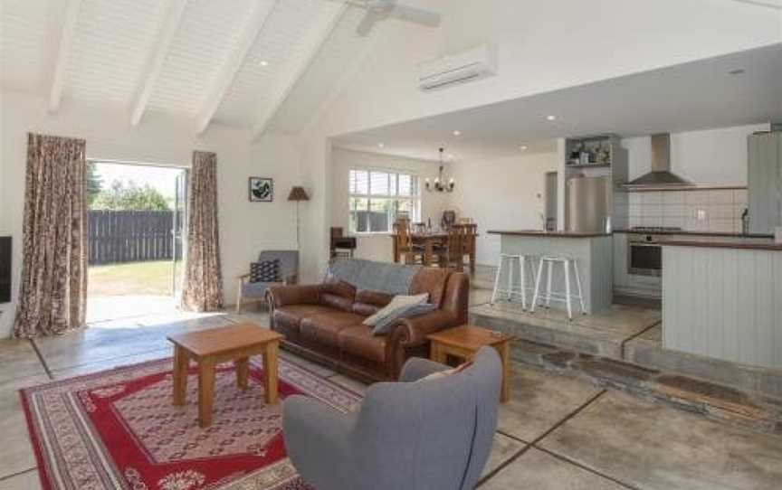 Modern Cottage Charm - Albert Town Holiday Home Only 5 Minutes From Wanaka, Wanaka, New Zealand