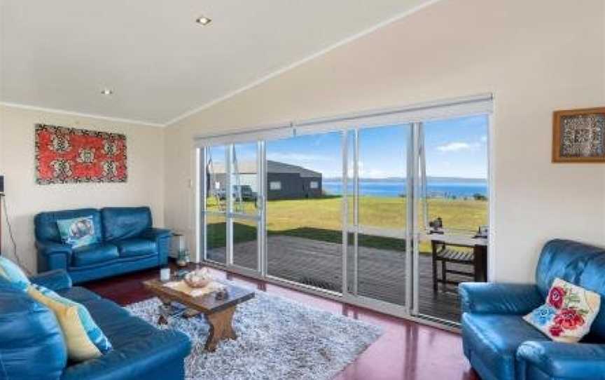Karikari Beach House - Rangiputa Holiday Home, Pukenui, New Zealand