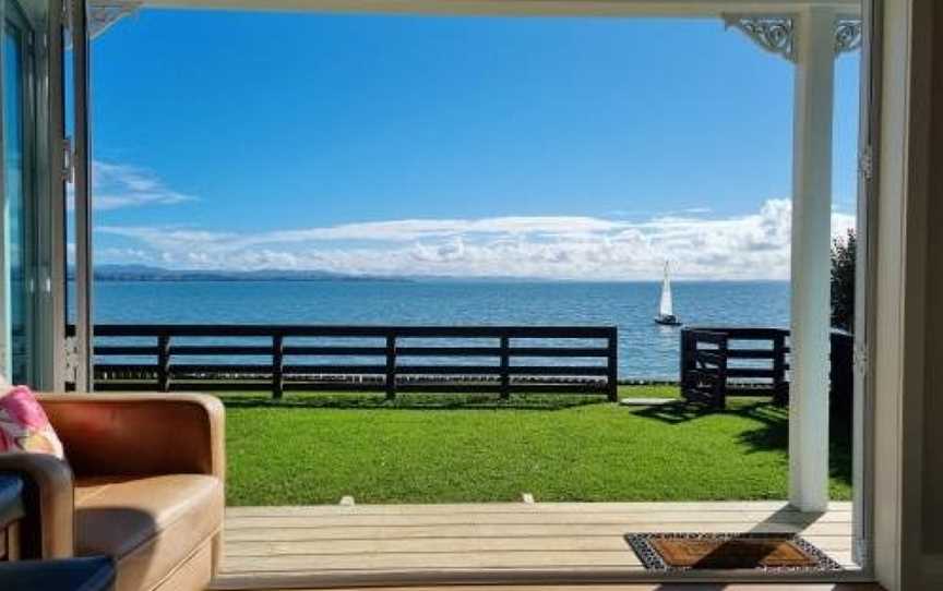 Red Rock Cottage, beachfront luxury, Awhitu, New Zealand