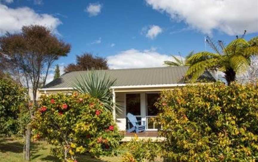 Tatahi Lodge Beach Resort, Hahei, New Zealand