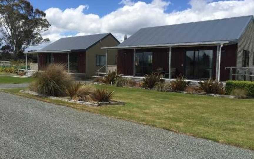 Acheron Cottages, Manapouri, New Zealand