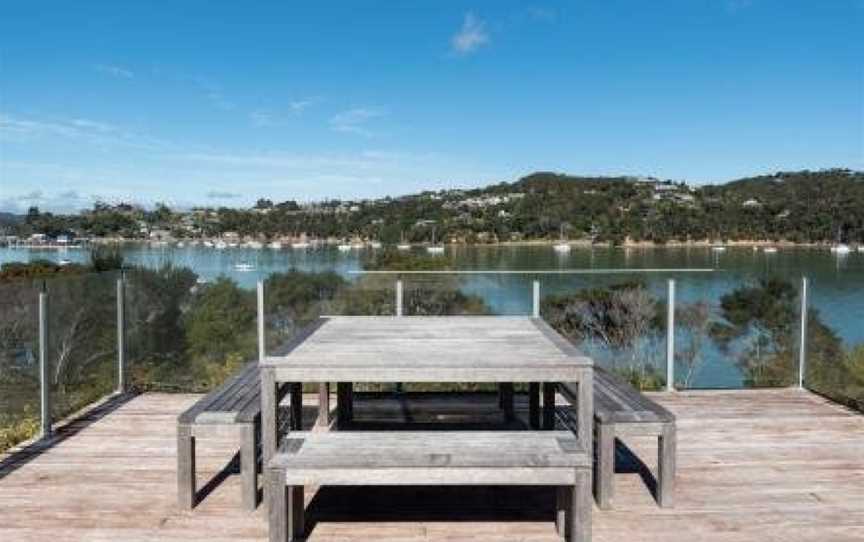 The Tide Watcher - Okiato Holiday Home, Opua, New Zealand