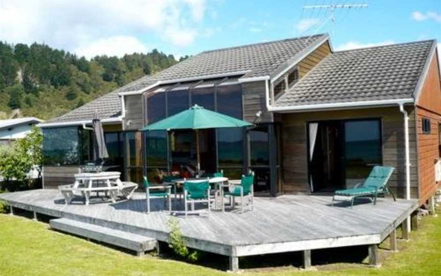 Matarangi Ocean Views - Matarangi Holiday Home, Matarangi, New Zealand
