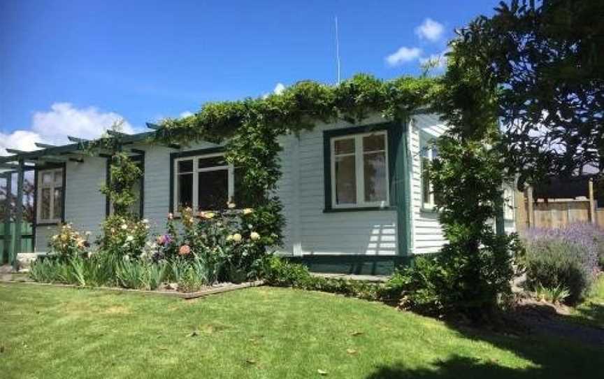 Black House Cottage, Mapua, New Zealand