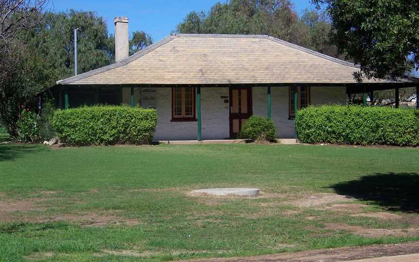 Russ Cottage, Tourist attractions in Port Denison