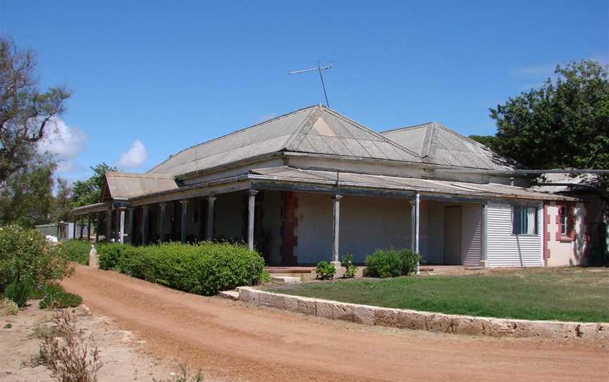 Denison House, Attractions in Port Denison