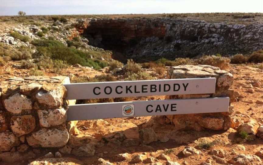 Cocklebiddy Cave , Attractions in Balladonia