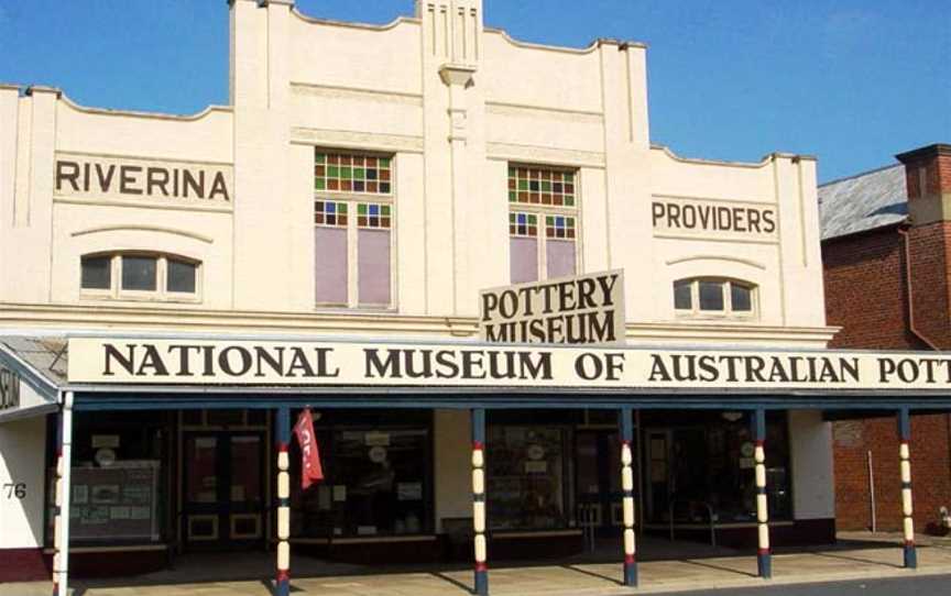National Museum of Australian Pottery, Attractions in Holbrook