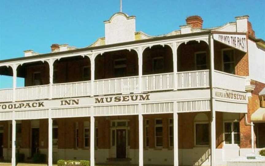 Woolpack Inn Museum, Tourist attractions in Holbrook