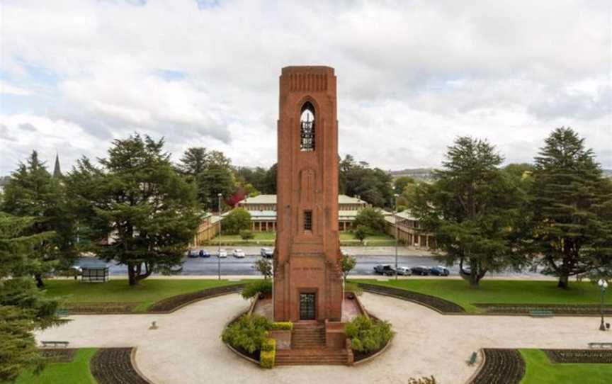 Bathurst War Memorial Carillon, Attractions in Bathurst