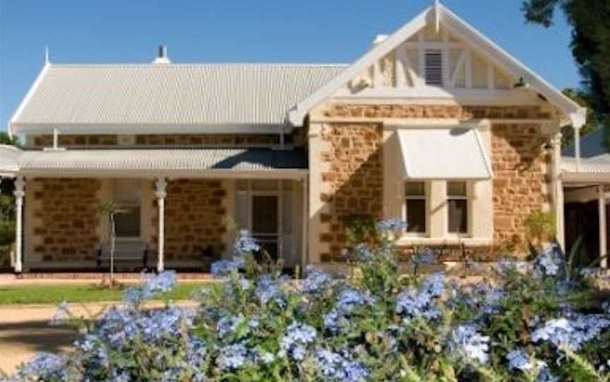 Pines Loxton Historic House and Garden, Attractions in Loxton