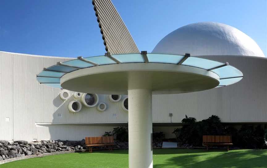 Sir Thomas Brisbane Planetarium, Attractions in Tara