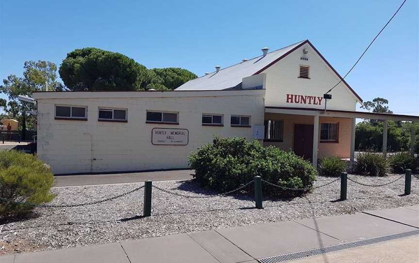 Huntly Memorial Hall, Attractions in Huntly